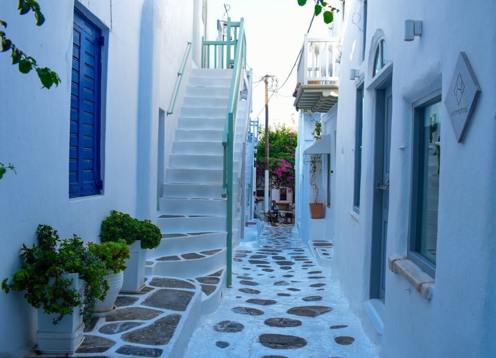 Straatje 
Verken Santorini te voet: wandelen en hiken van Fira naar Oia