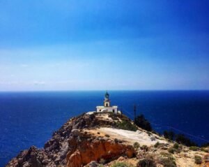 De betoverende vuurtoren van Santorini Faros verkennen