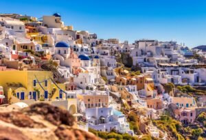 De ultieme inpaklijst voor een onvergetelijke vakantie op Santorini