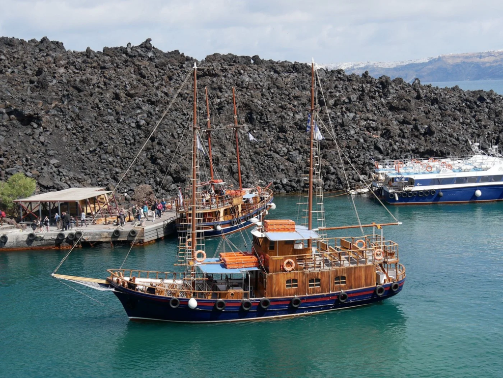 Santorini Boottocht
Ontdek het betoverende klimaat van Santorini in september