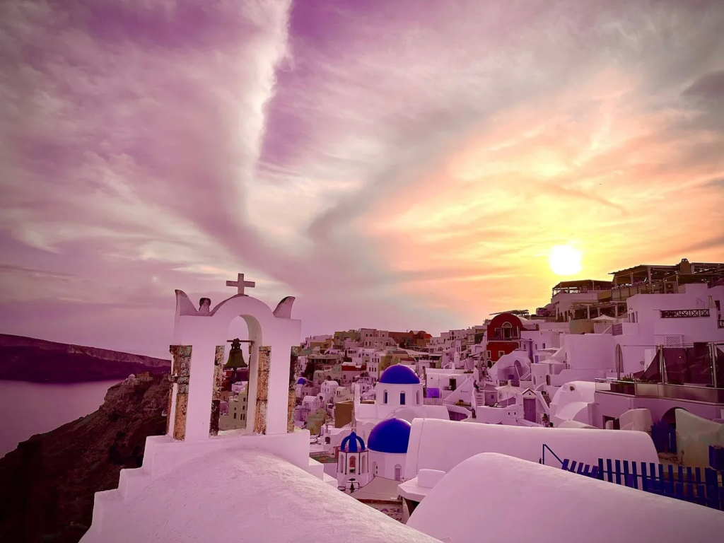 Santorini zonsondergang
Ontdek het betoverende klimaat van Santorini in september